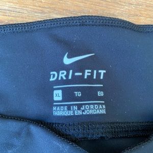 Black Nike Gym Tights 3/4 Crop